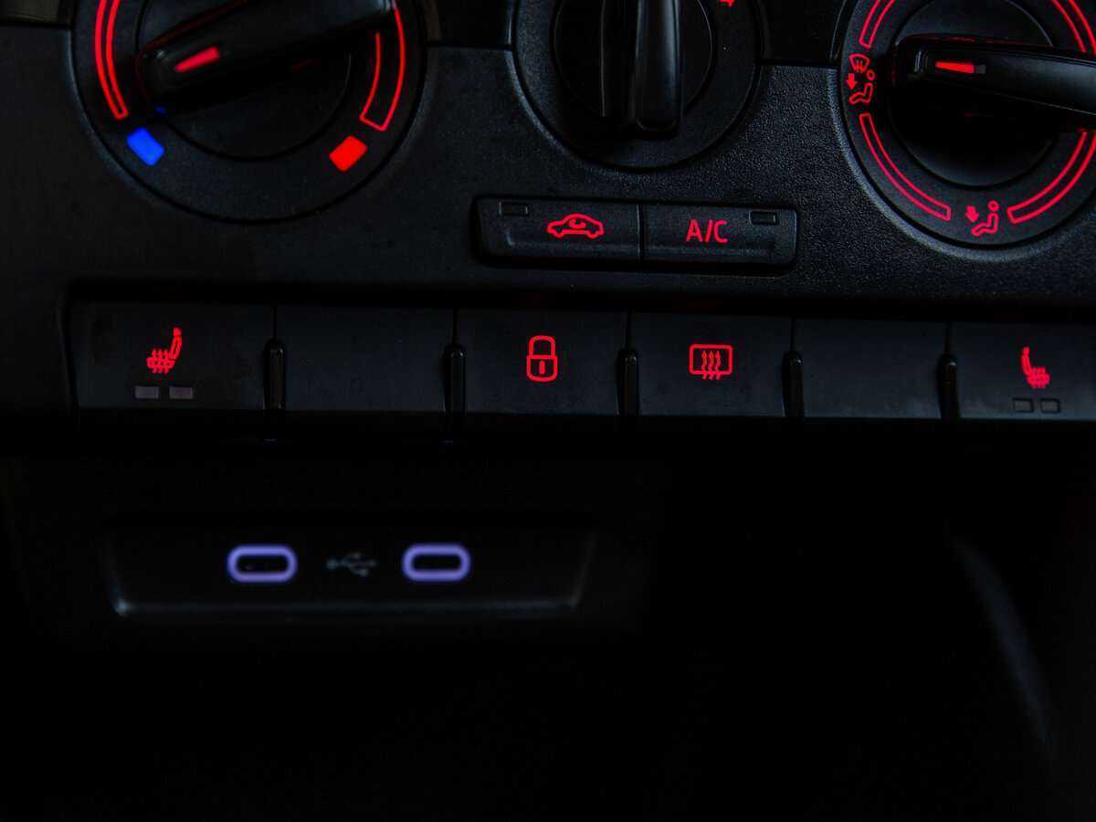 Volkswagen Polo с пробегом — 2020 год. Фото: #13