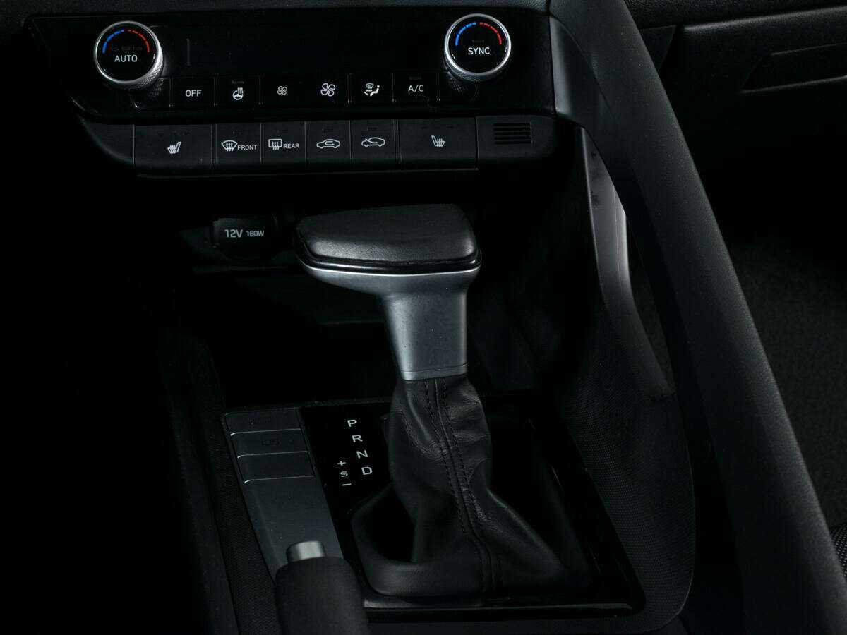 Hyundai Elantra с пробегом — 2021 год. Фото: #12