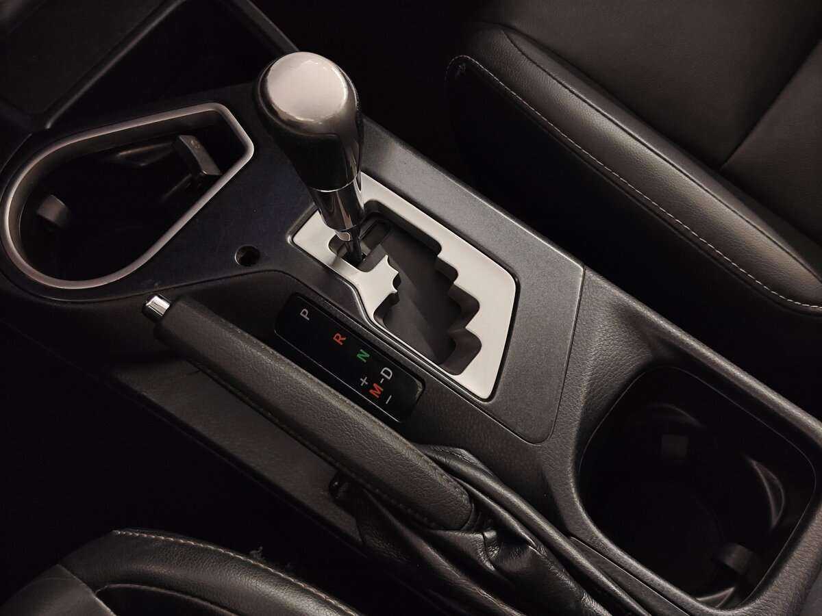 Toyota RAV4 с пробегом — 2015 год. Фото: #15