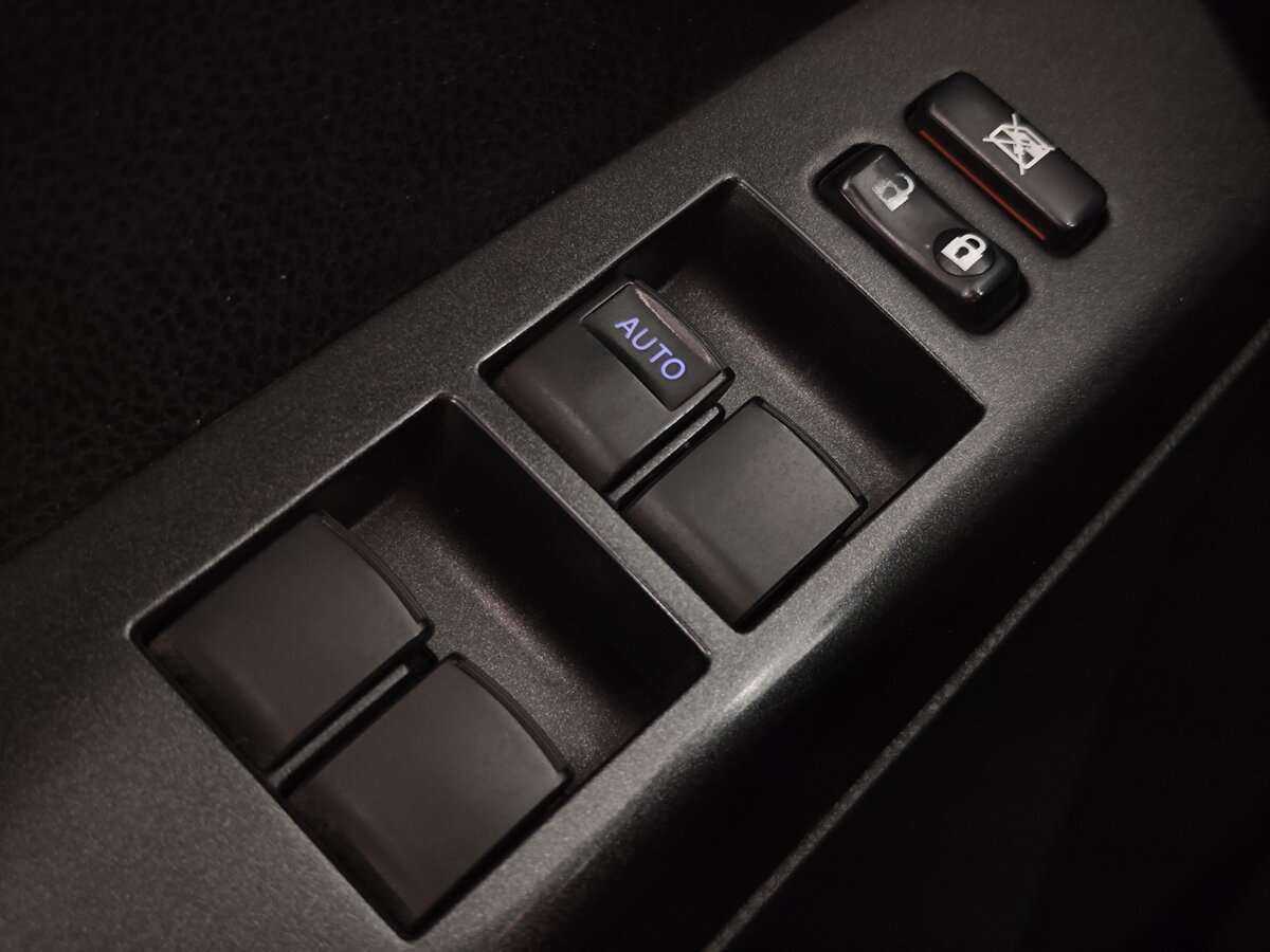 Toyota RAV4 с пробегом — 2015 год. Фото: #17