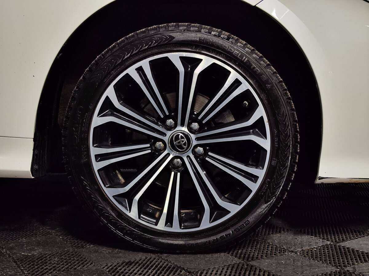Toyota Corolla с пробегом — 2019 год. Фото: #26