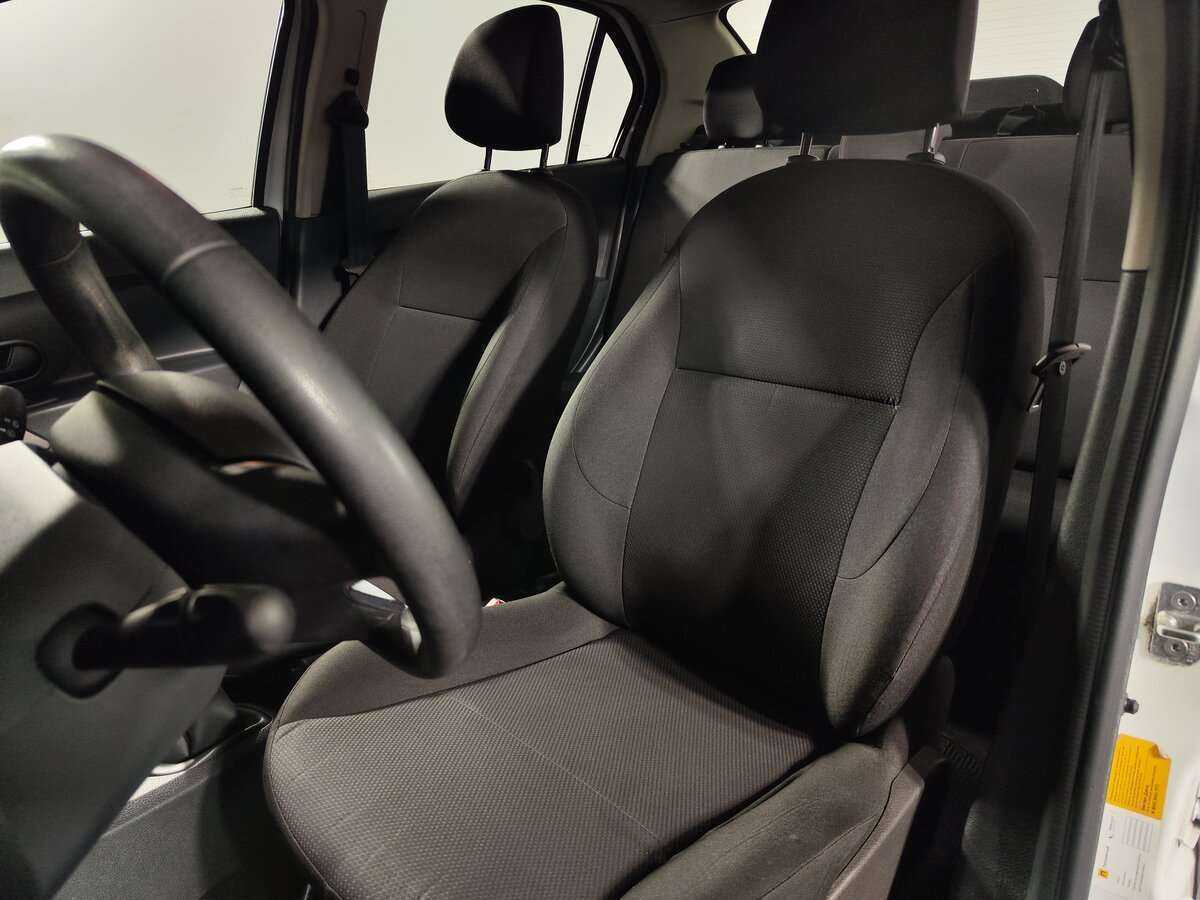 Renault Logan с пробегом — 2019 год. Фото: #5