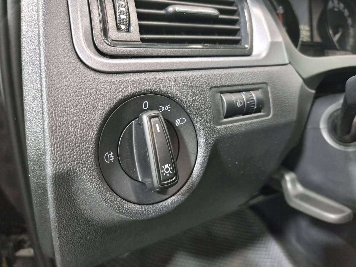 Skoda Rapid с пробегом — 2019 год. Фото: #6