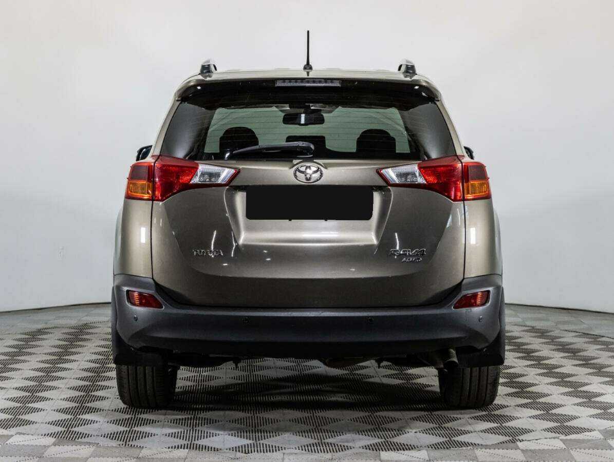 Toyota RAV4 с пробегом — 2014 год. Фото: #5