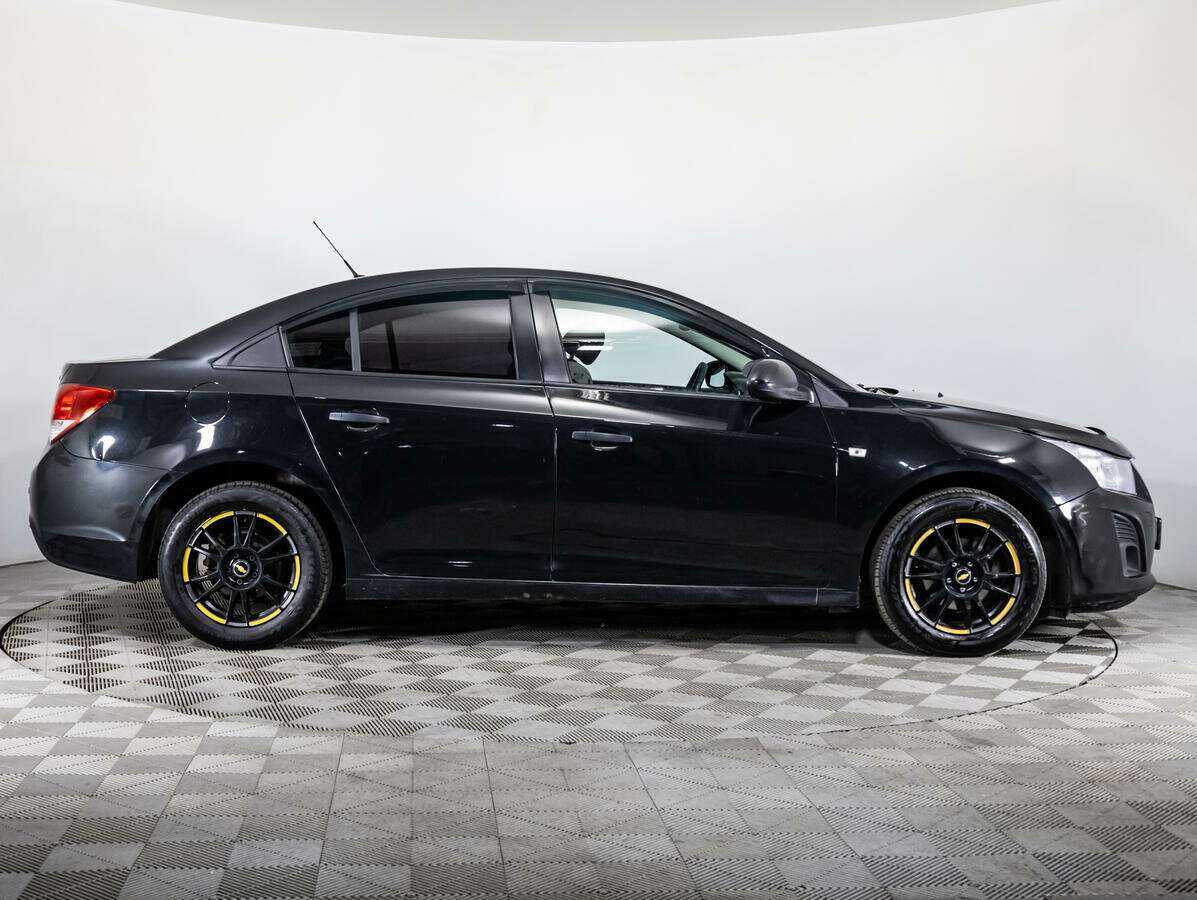 Chevrolet Cruze с пробегом — 2013 год. Фото: #3