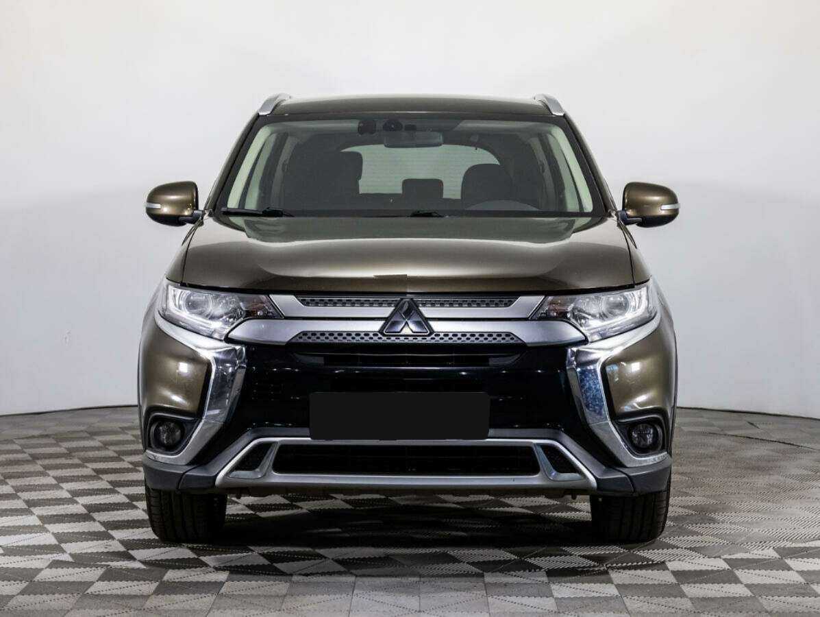 Mitsubishi Outlander с пробегом — 2019 год. Фото: #1
