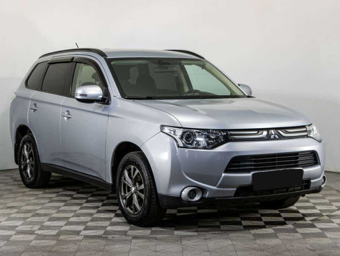 Mitsubishi Outlander с пробегом — 2012 год. Фото: #2