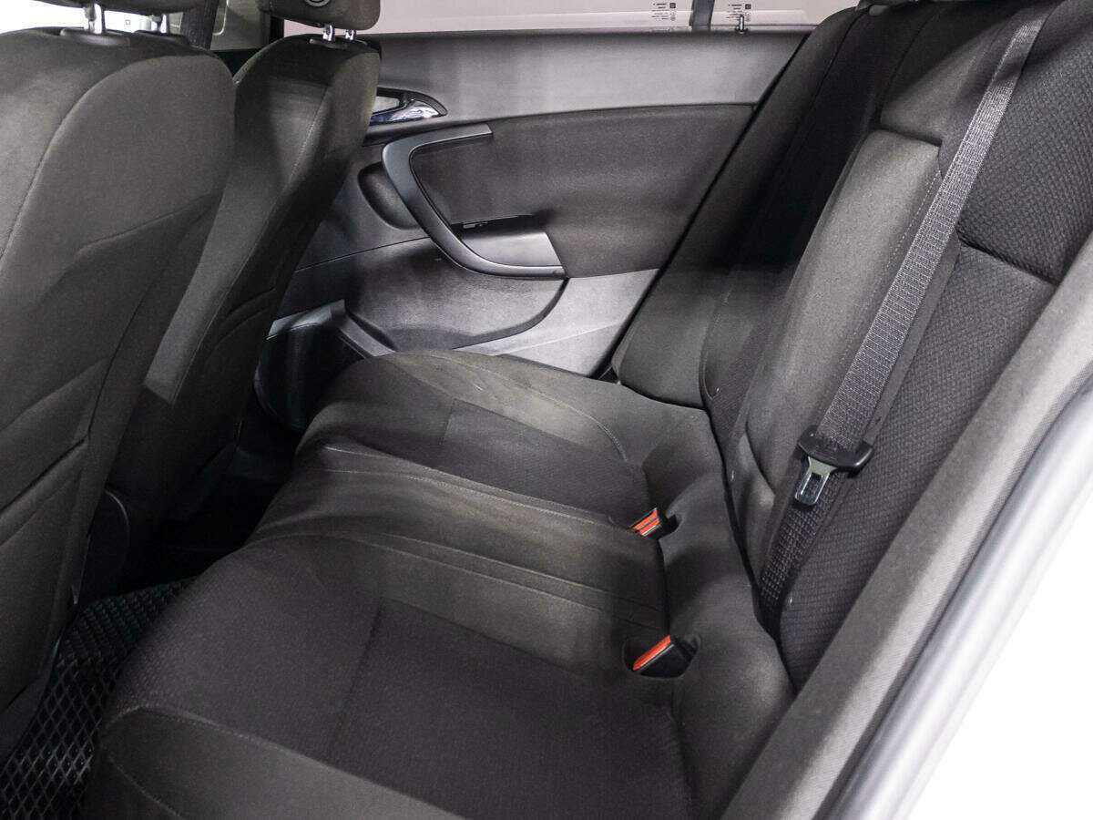 Opel Insignia с пробегом — 2014 год. Фото: #9