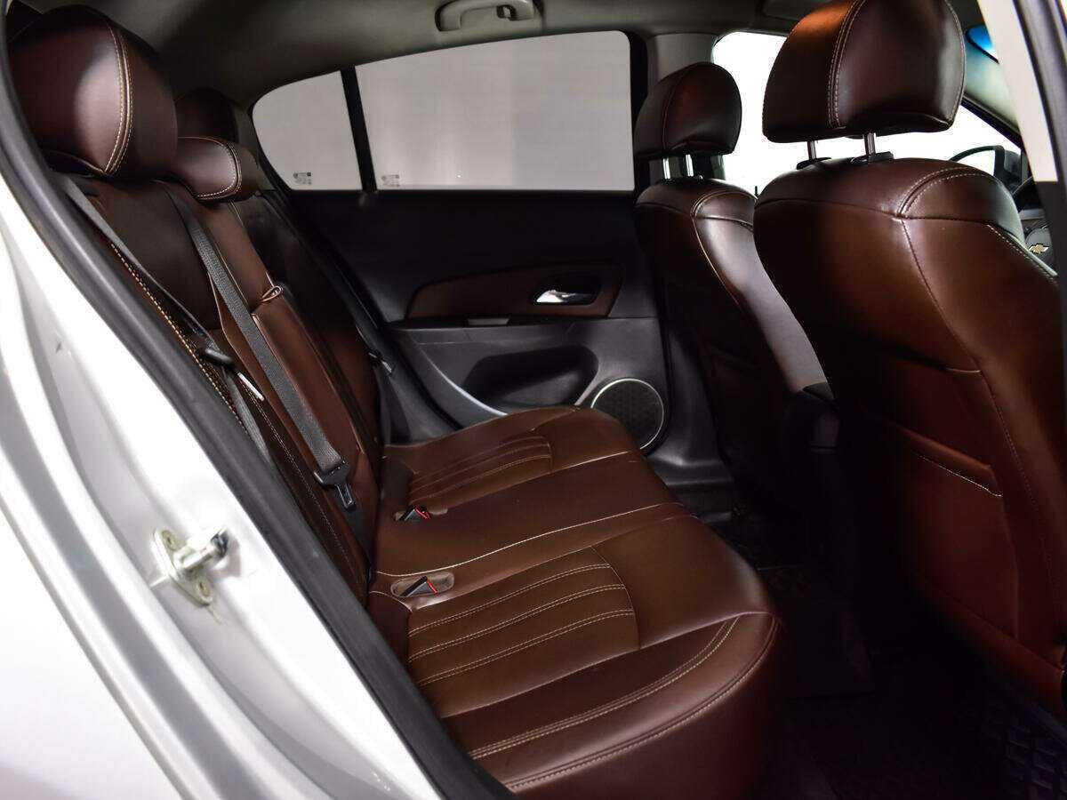 Chevrolet Cruze с пробегом — 2013 год. Фото: #9