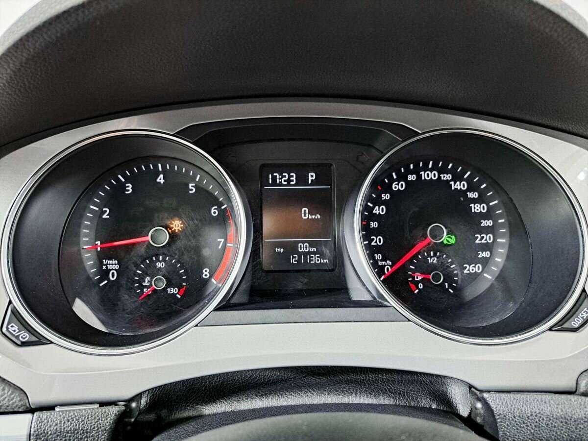 Volkswagen Jetta с пробегом — 2017 год. Фото: #7