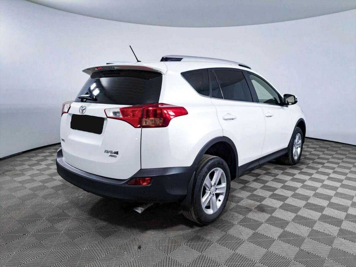 Toyota RAV4 с пробегом — 2014 год. Фото: #4