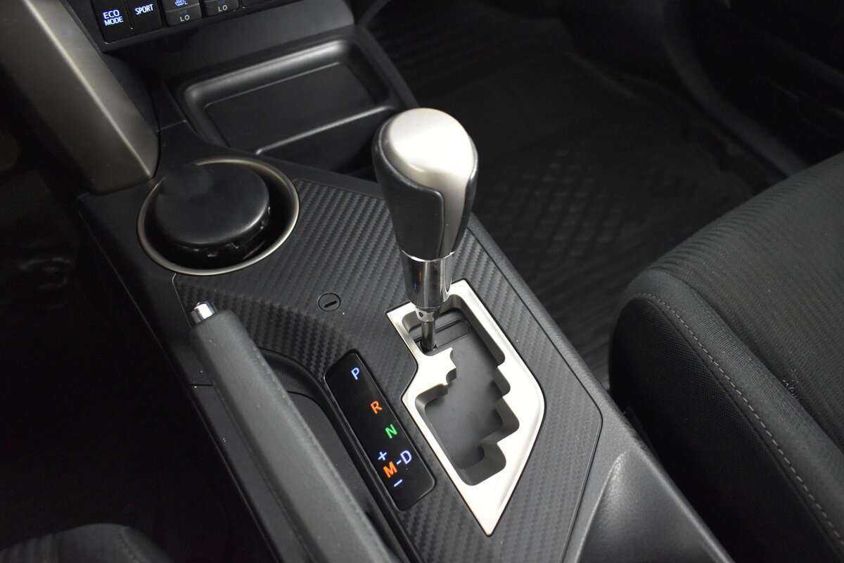 Toyota RAV4 с пробегом — 2013 год. Фото: #13