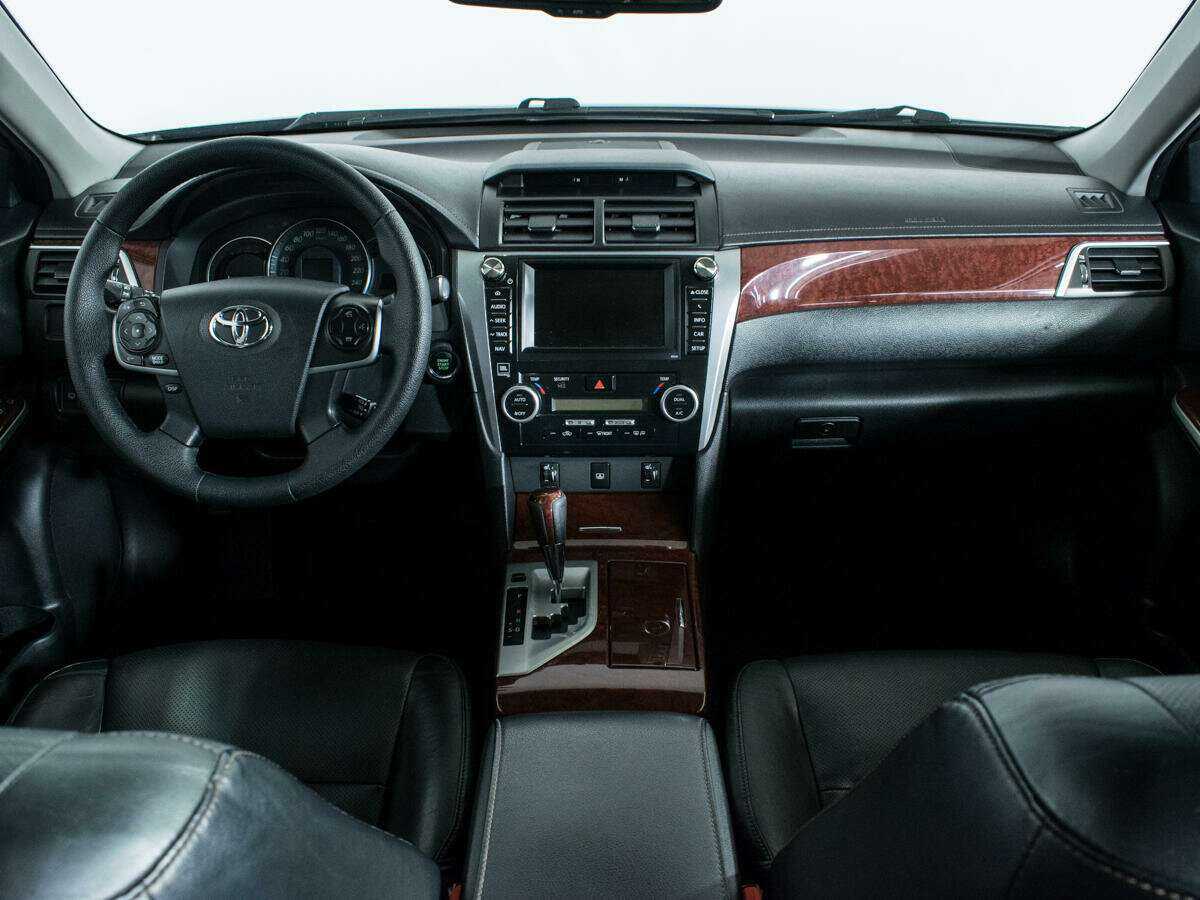 Toyota Camry с пробегом — 2012 год. Фото: #11