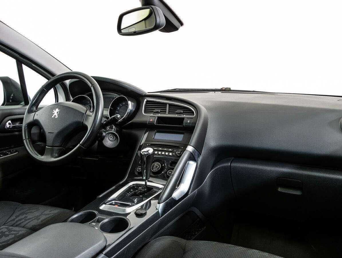 Peugeot 3008 с пробегом — 2012 год. Фото: #8