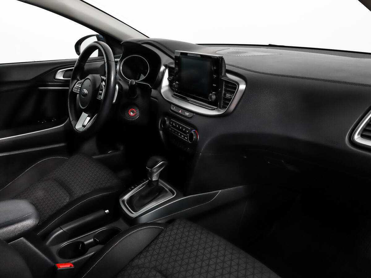 Kia Ceed с пробегом — 2021 год. Фото: #10