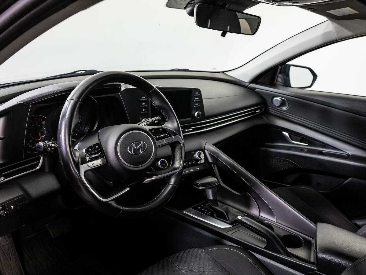 Hyundai Elantra с пробегом — 2020 год. Фото: #10