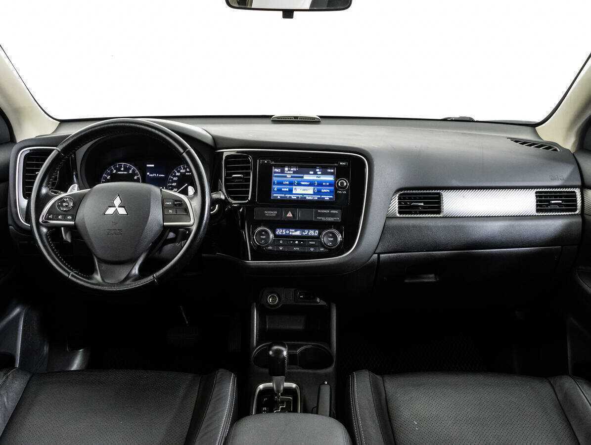 Mitsubishi Outlander с пробегом — 2014 год. Фото: #9