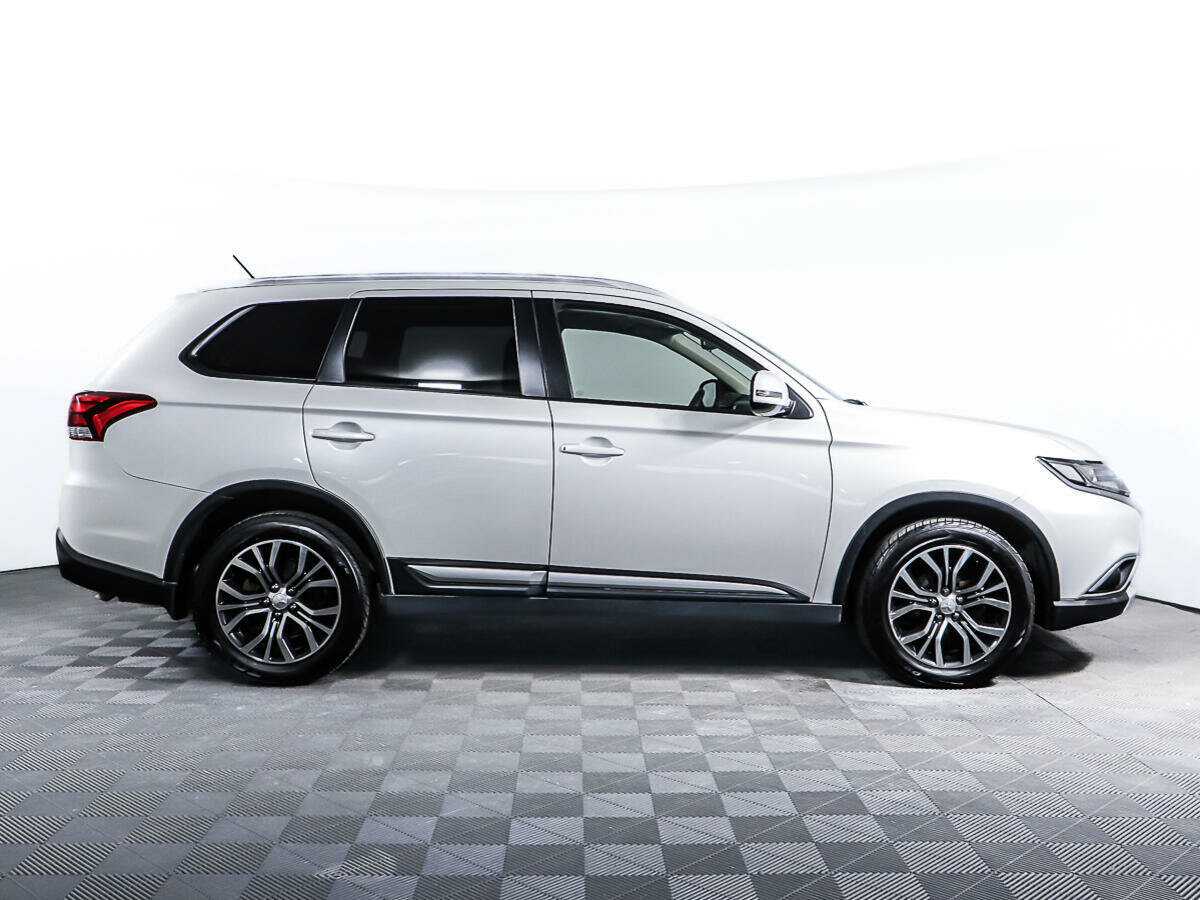 Mitsubishi Outlander с пробегом — 2016 год. Фото: #3