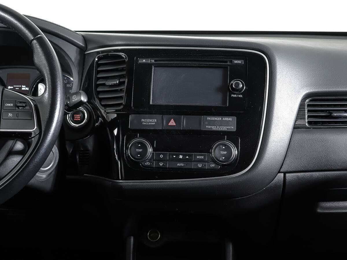 Mitsubishi Outlander с пробегом — 2016 год. Фото: #11