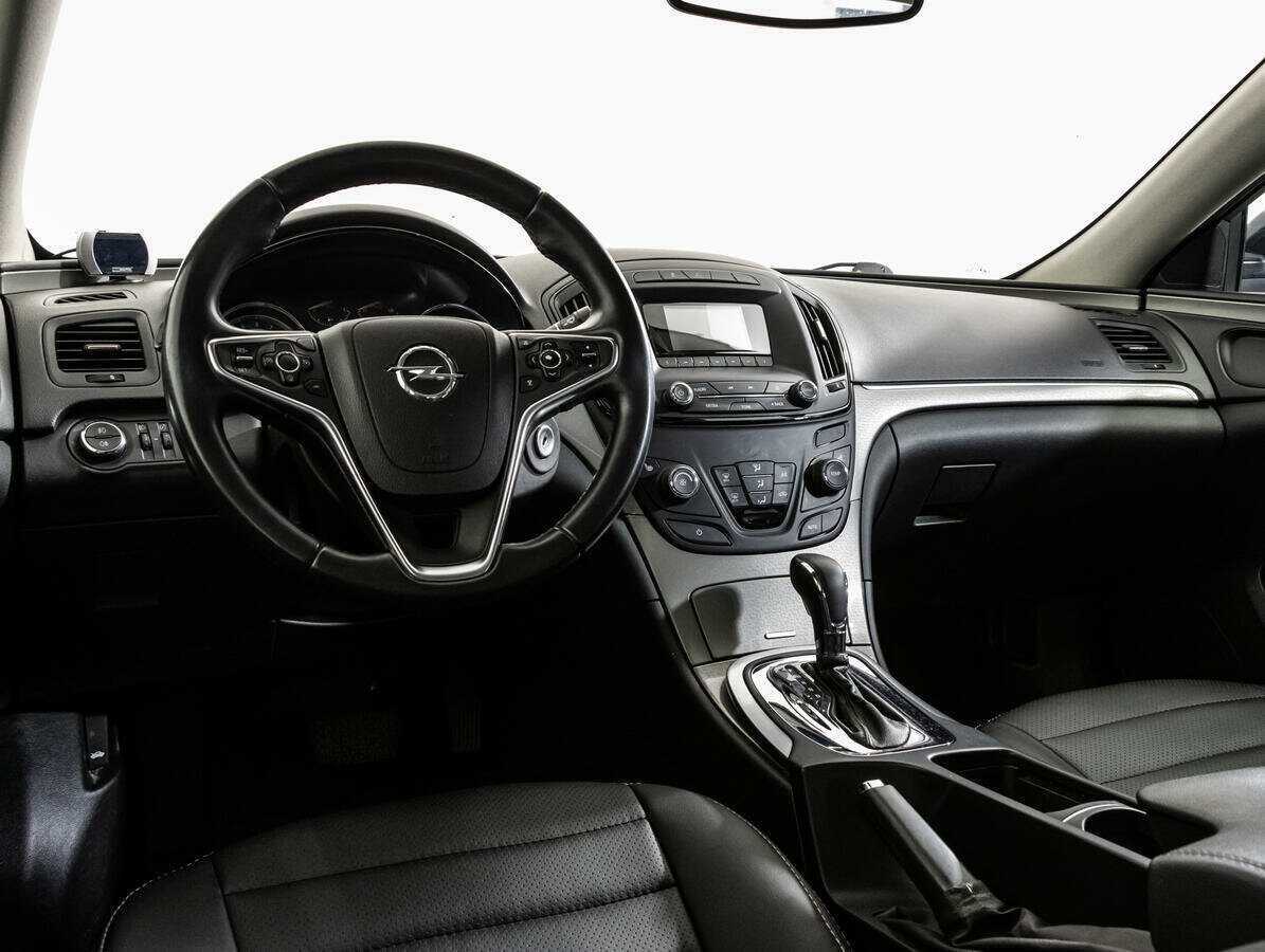 Opel Insignia с пробегом — 2014 год. Фото: #10