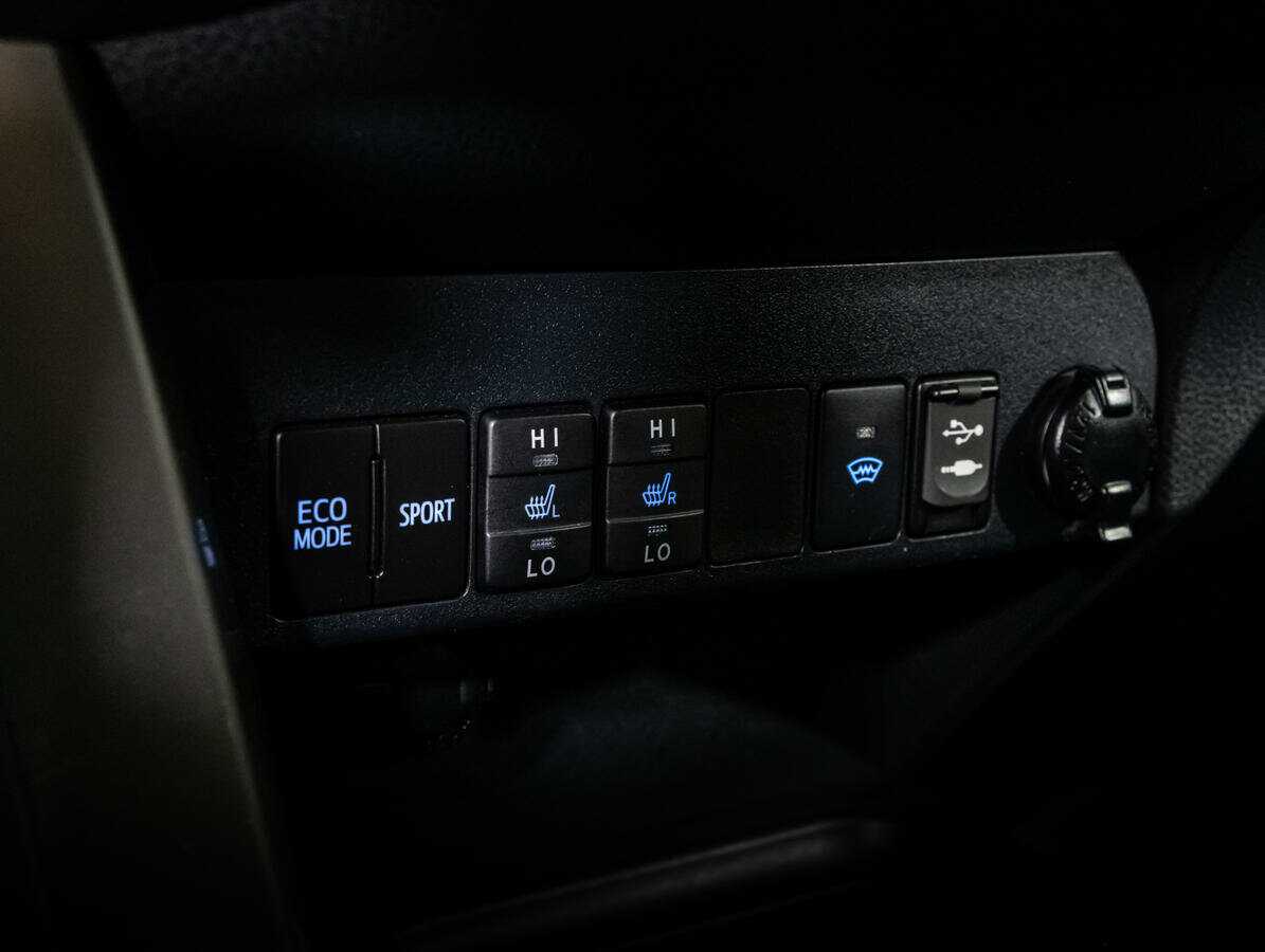 Toyota RAV4 с пробегом — 2016 год. Фото: #19