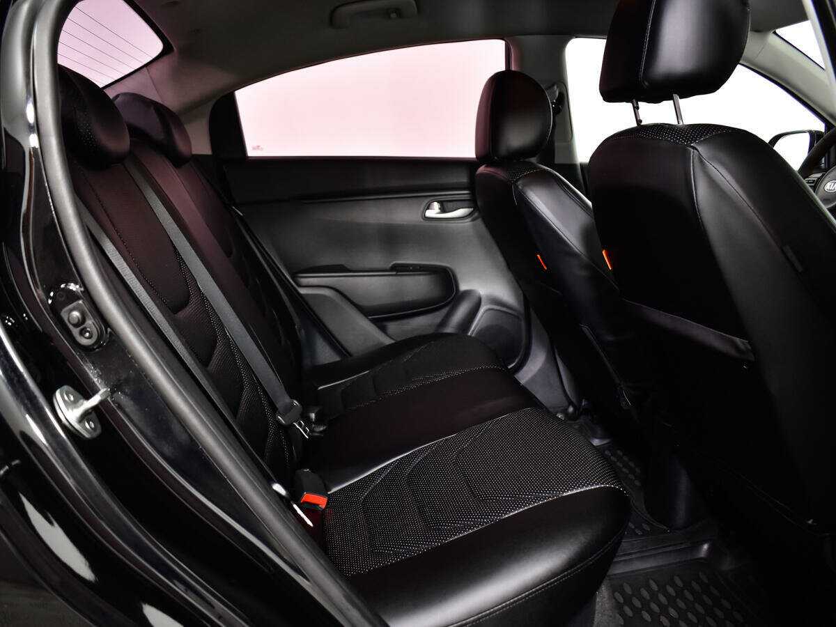 Kia Rio с пробегом — 2017 год. Фото: #9