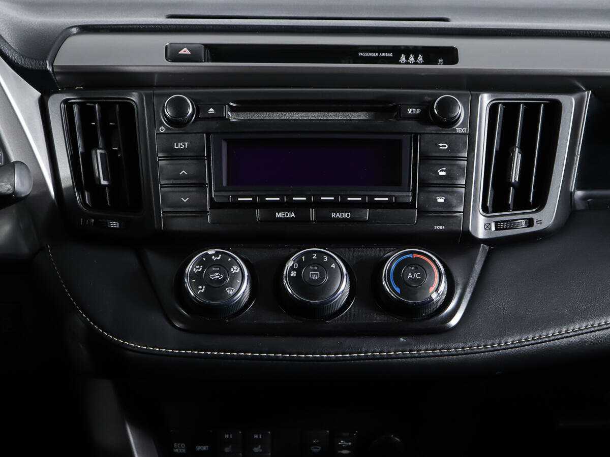 Toyota RAV4 с пробегом — 2016 год. Фото: #11