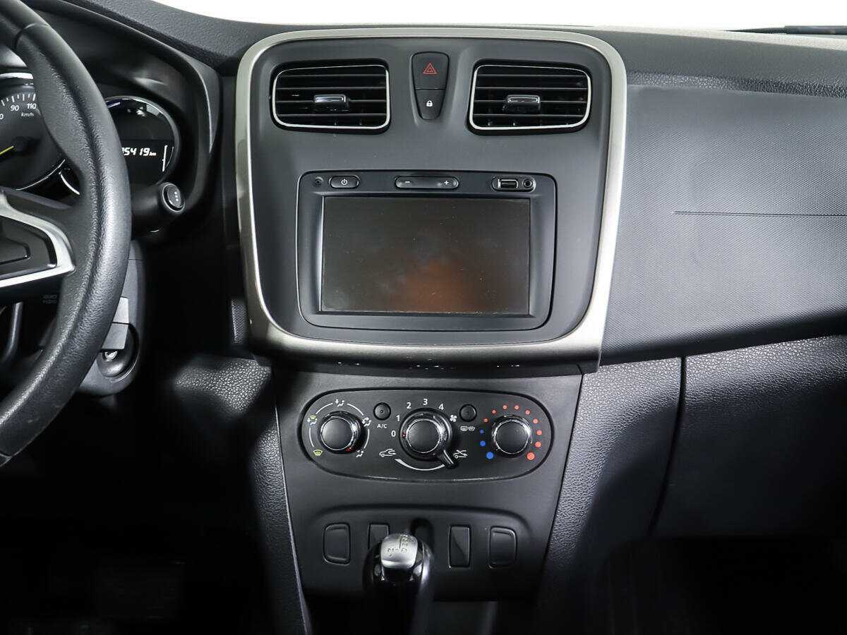 Renault Logan с пробегом — 2019 год. Фото: #11