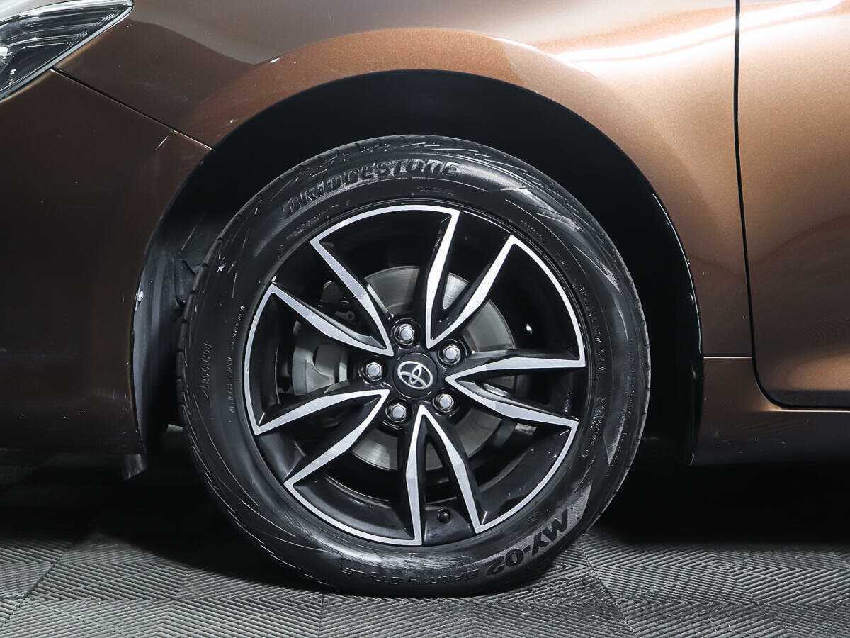 Toyota Camry с пробегом — 2017 год. Фото: #24