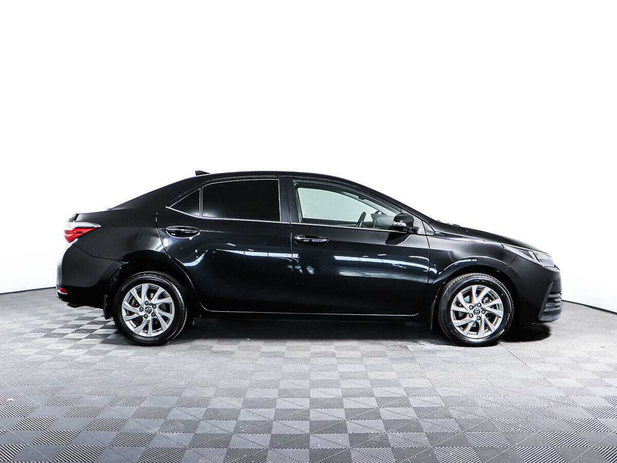 Toyota Corolla с пробегом — 2017 год. Фото: #3