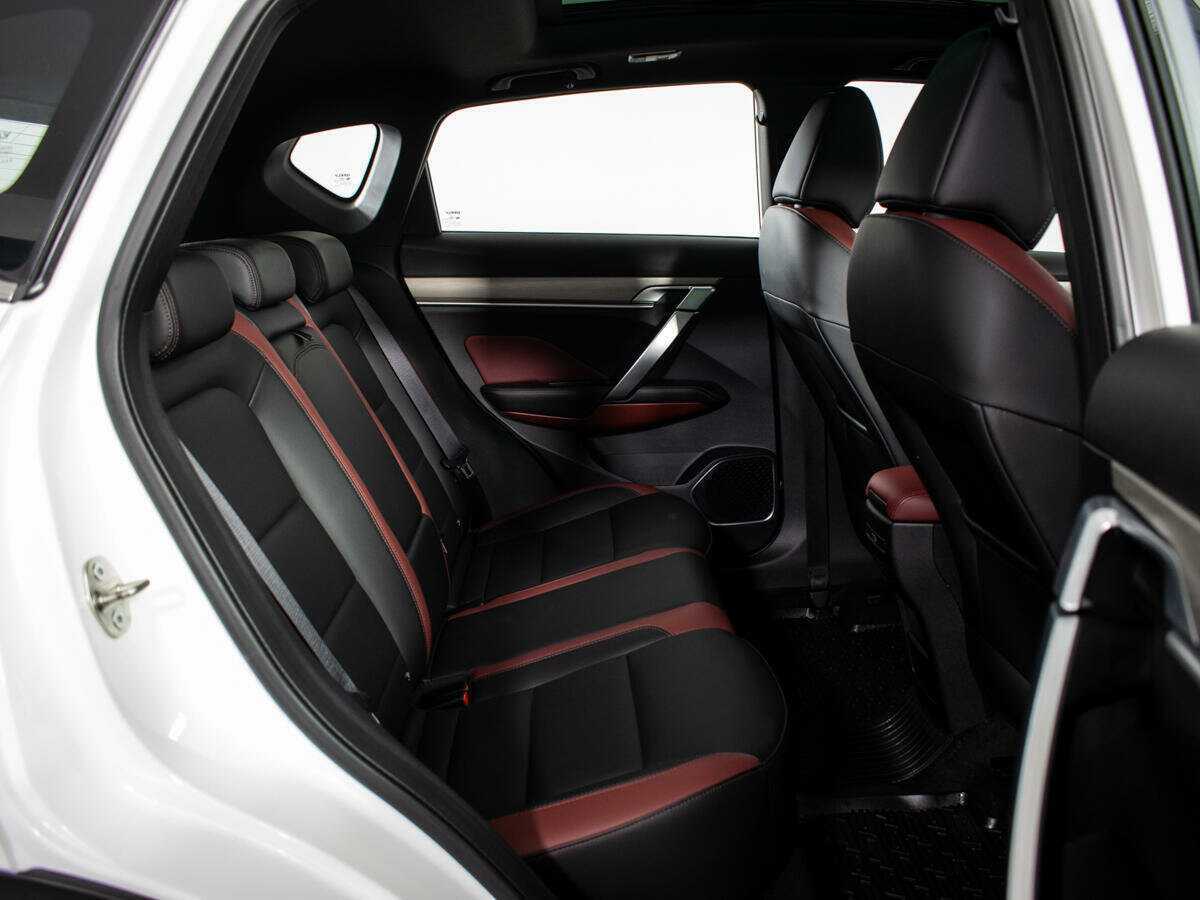 Geely Coolray с пробегом — 2023 год. Фото: #7