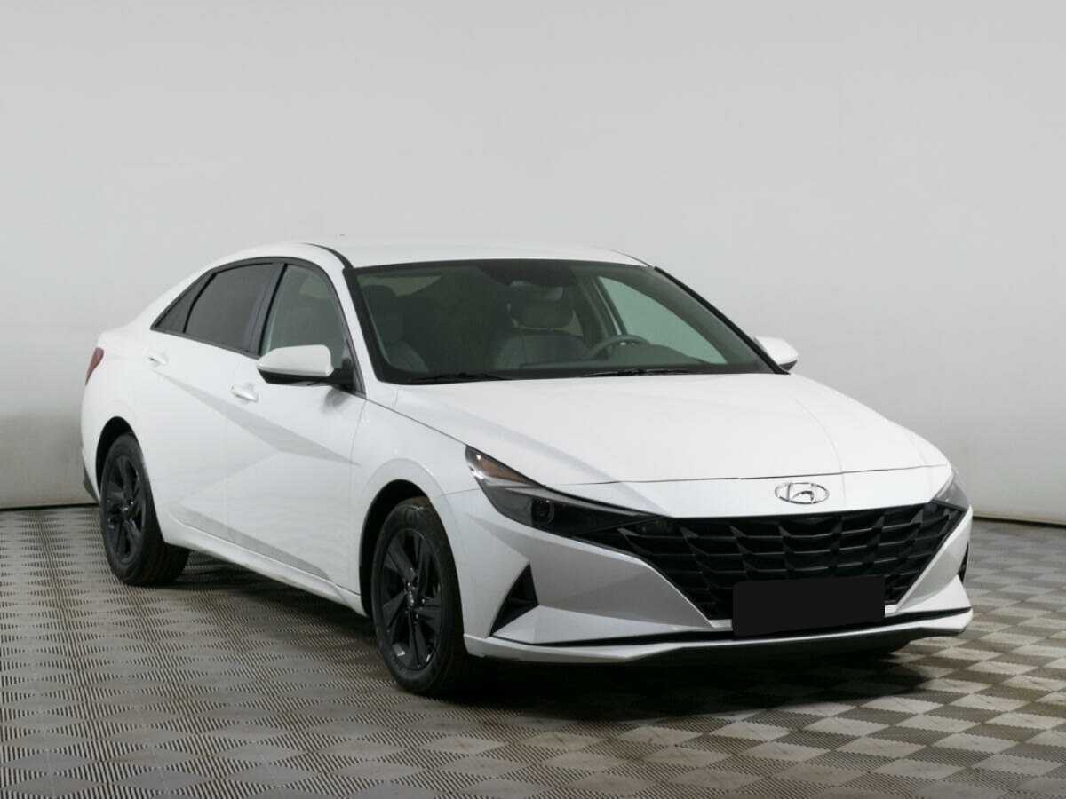 Hyundai Elantra с пробегом — 2021 год. Фото: #2