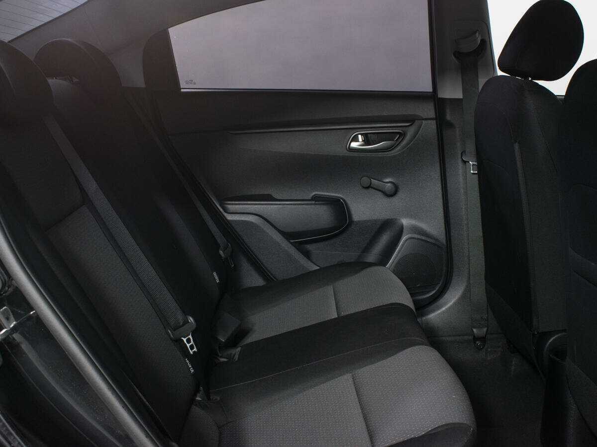 Kia Rio с пробегом — 2021 год. Фото: #9