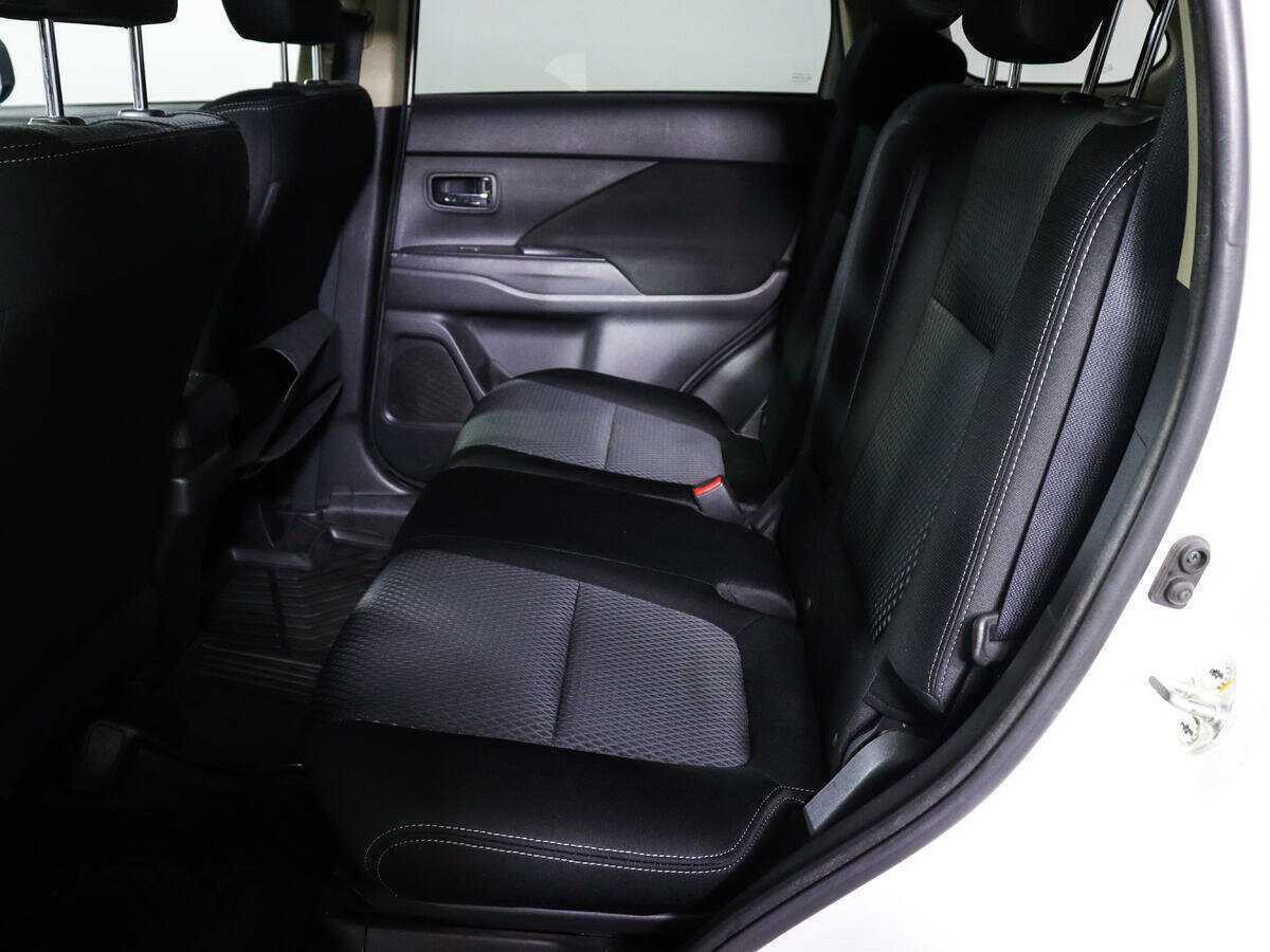 Mitsubishi Outlander с пробегом — 2018 год. Фото: #7