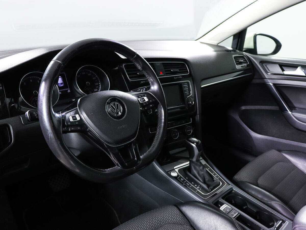 Volkswagen Golf с пробегом — 2013 год. Фото: #11