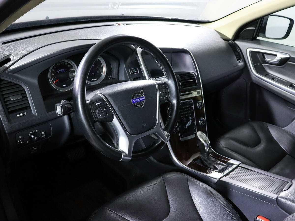 Volvo XC60 с пробегом — 2012 год. Фото: #13