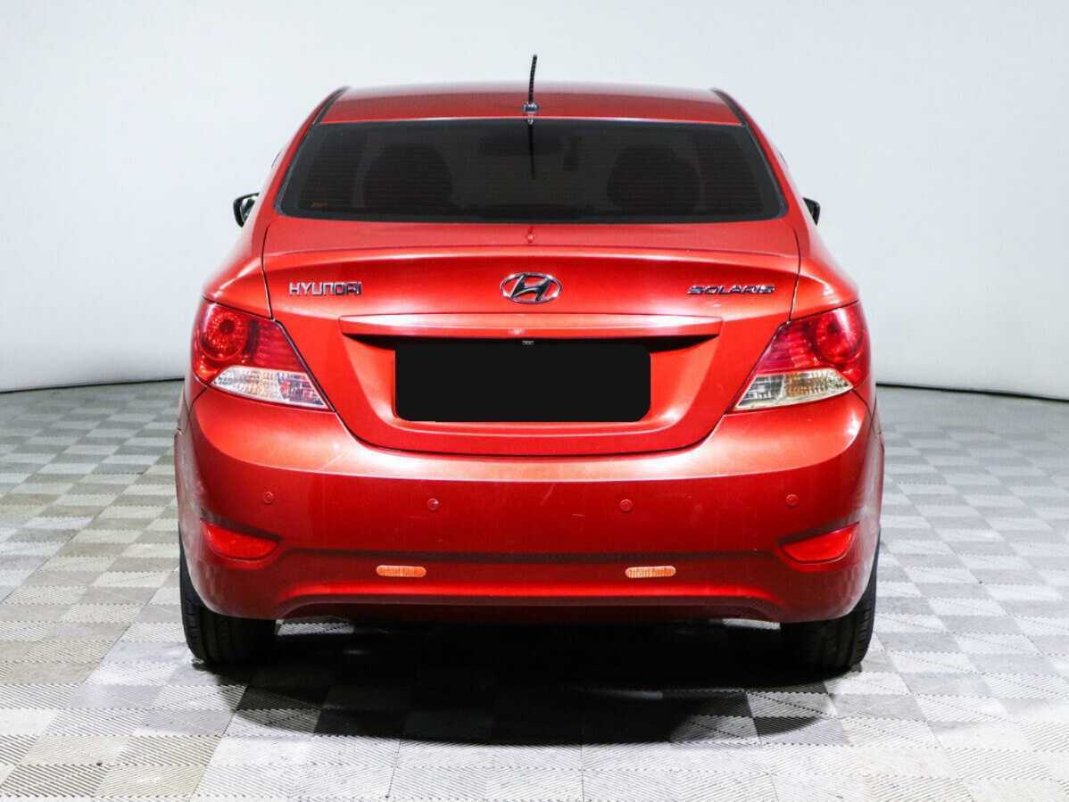 Hyundai Solaris с пробегом — 2013 год. Фото: #4
