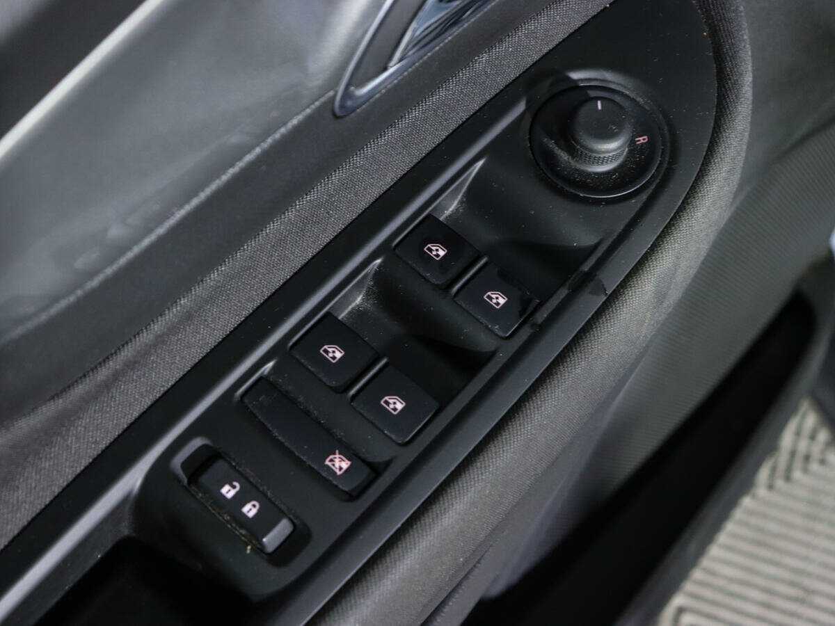 Opel Mokka с пробегом — 2012 год. Фото: #12