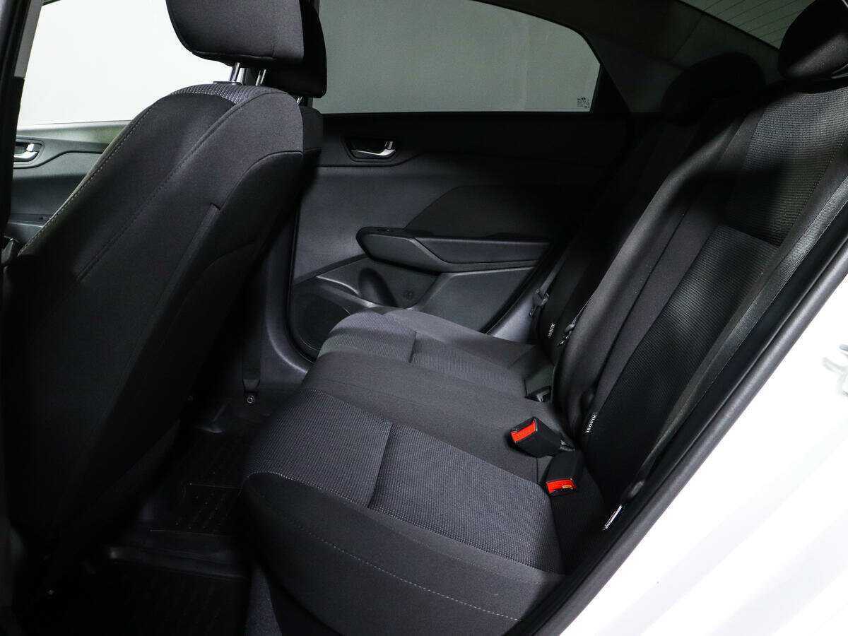 Hyundai Solaris с пробегом — 2022 год. Фото: #7