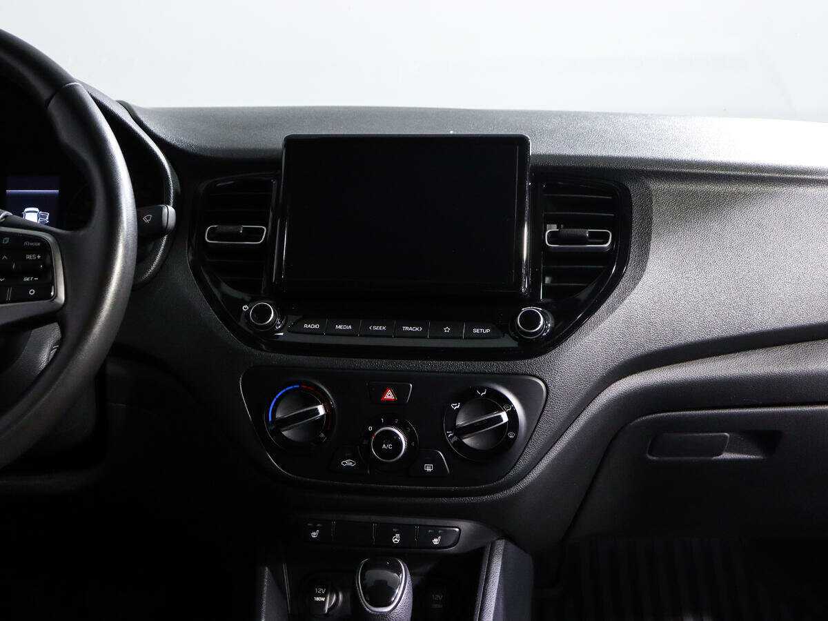 Hyundai Solaris с пробегом — 2022 год. Фото: #10