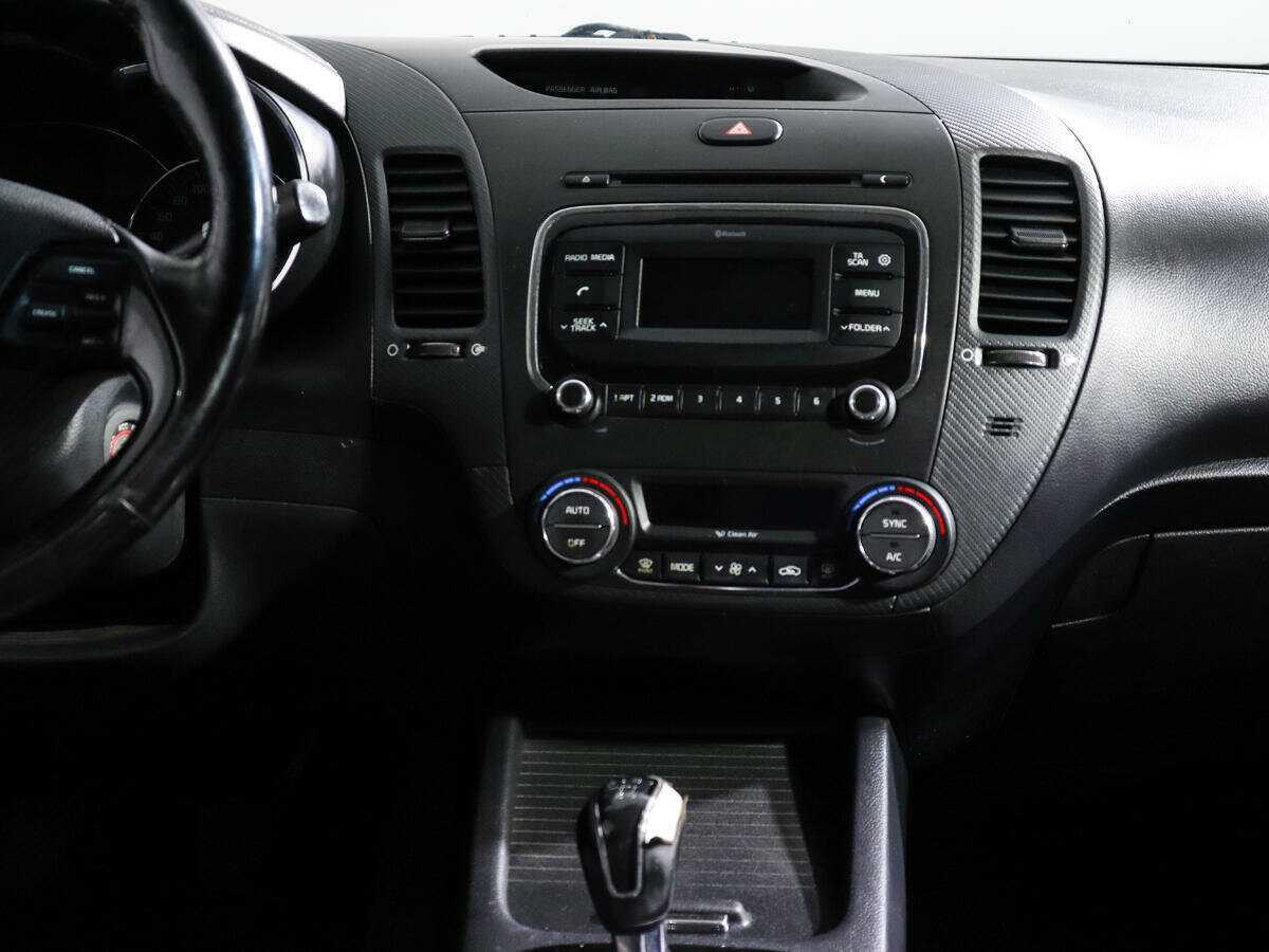 Kia Cerato с пробегом — 2017 год. Фото: #10