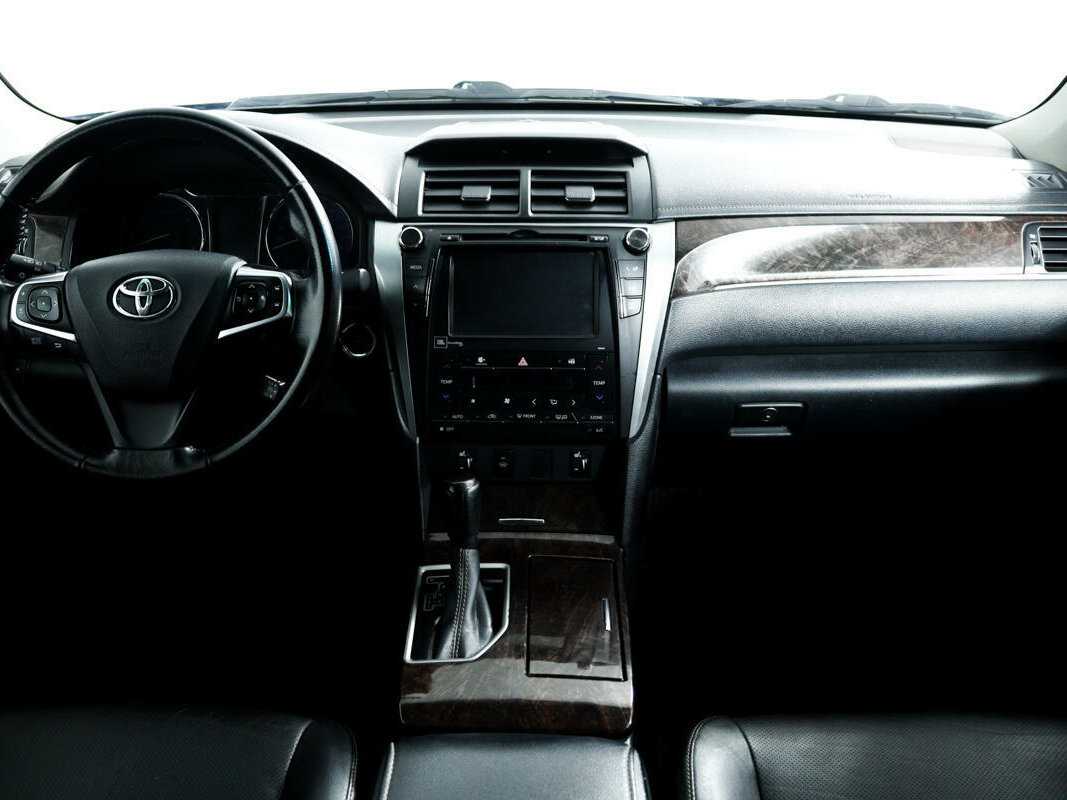 Toyota Camry с пробегом — 2015 год. Фото: #10