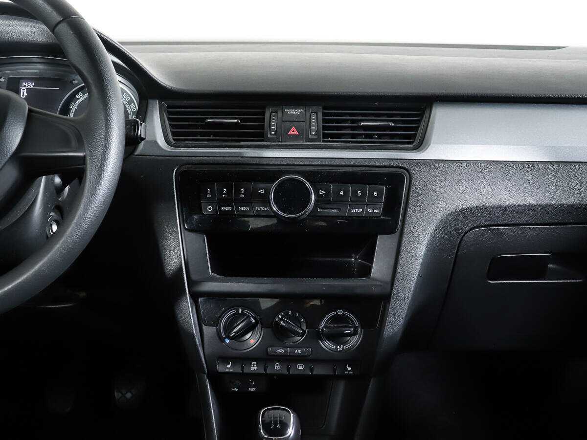 Skoda Rapid с пробегом — 2017 год. Фото: #11