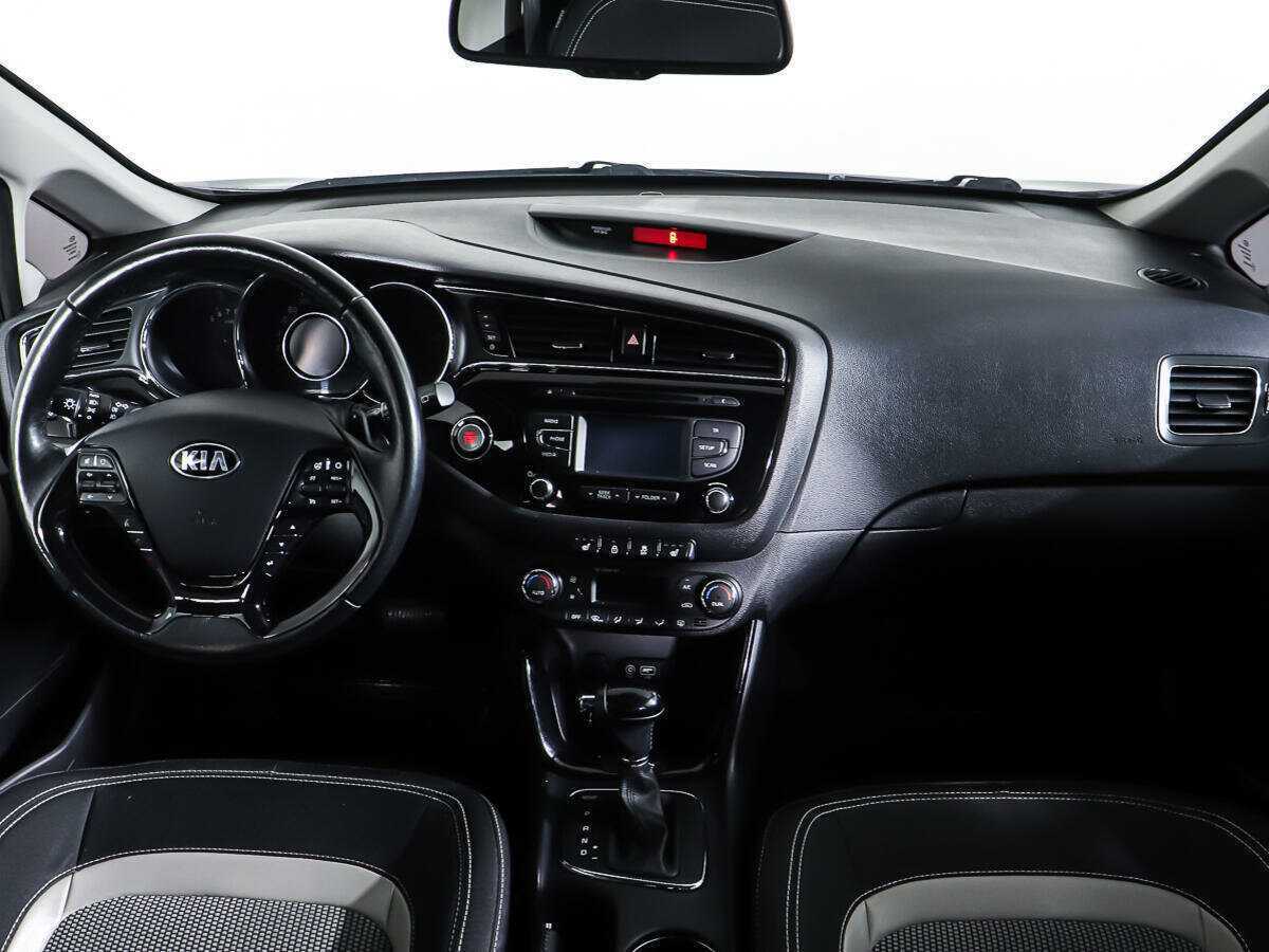 Kia Ceed с пробегом — 2015 год. Фото: #10