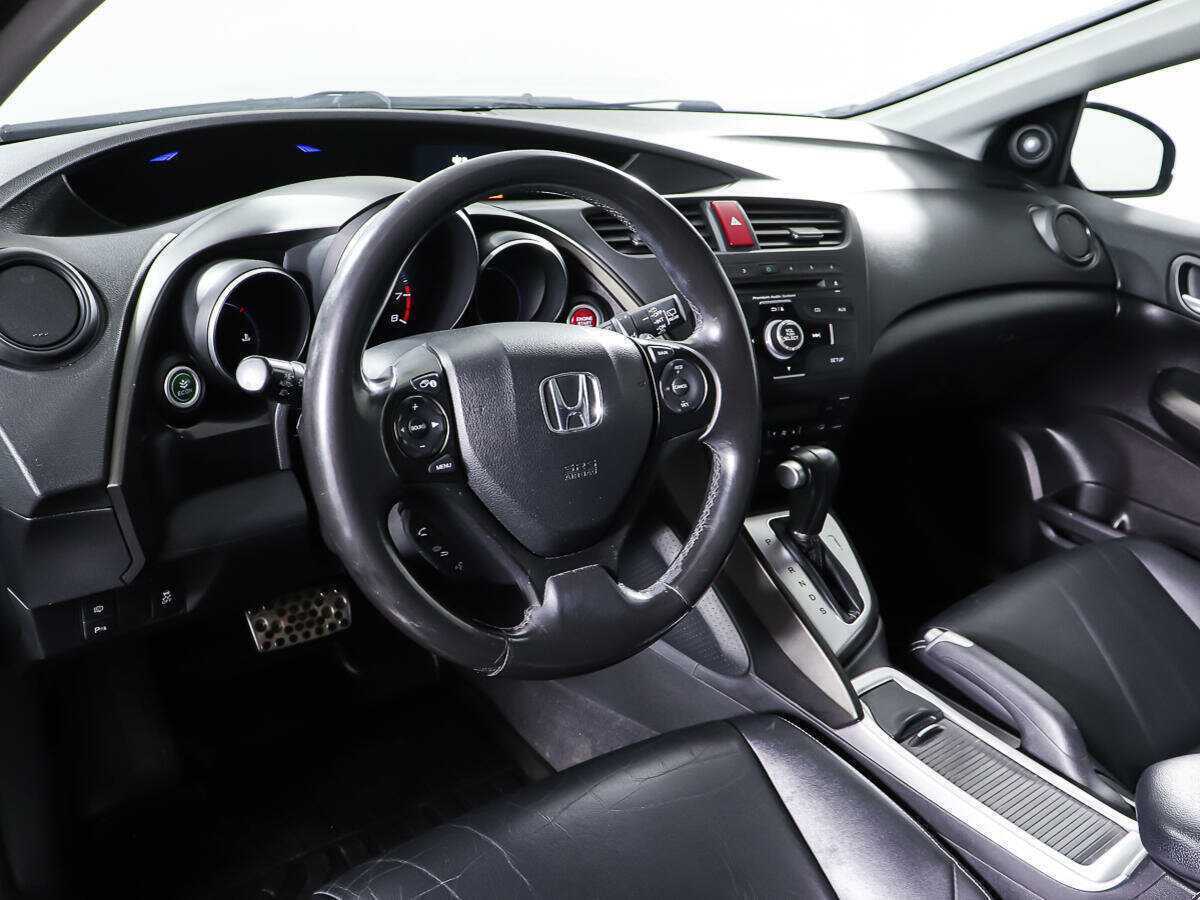 Honda Civic с пробегом — 2013 год. Фото: #12