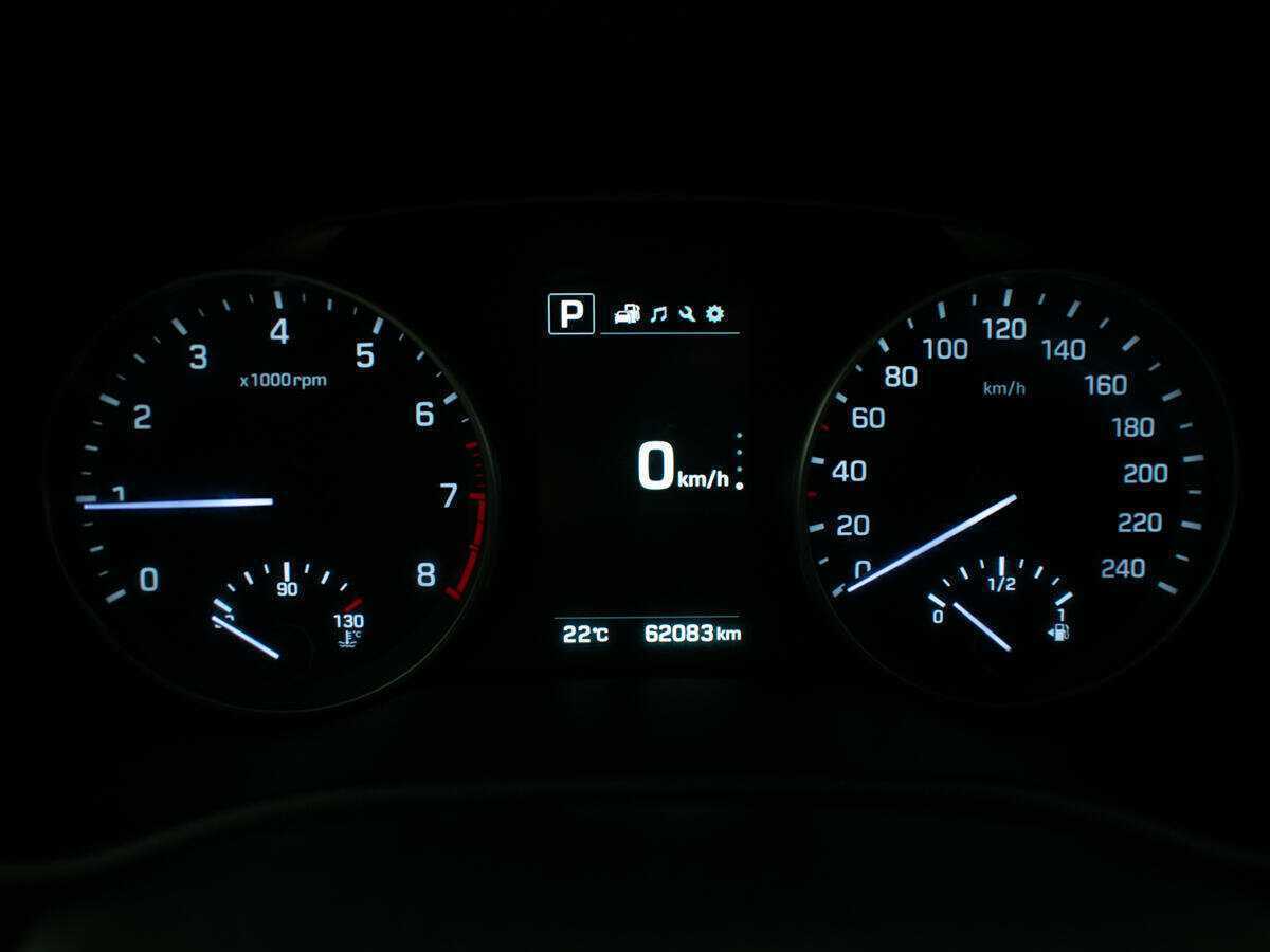 Hyundai Elantra с пробегом — 2016 год. Фото: #10