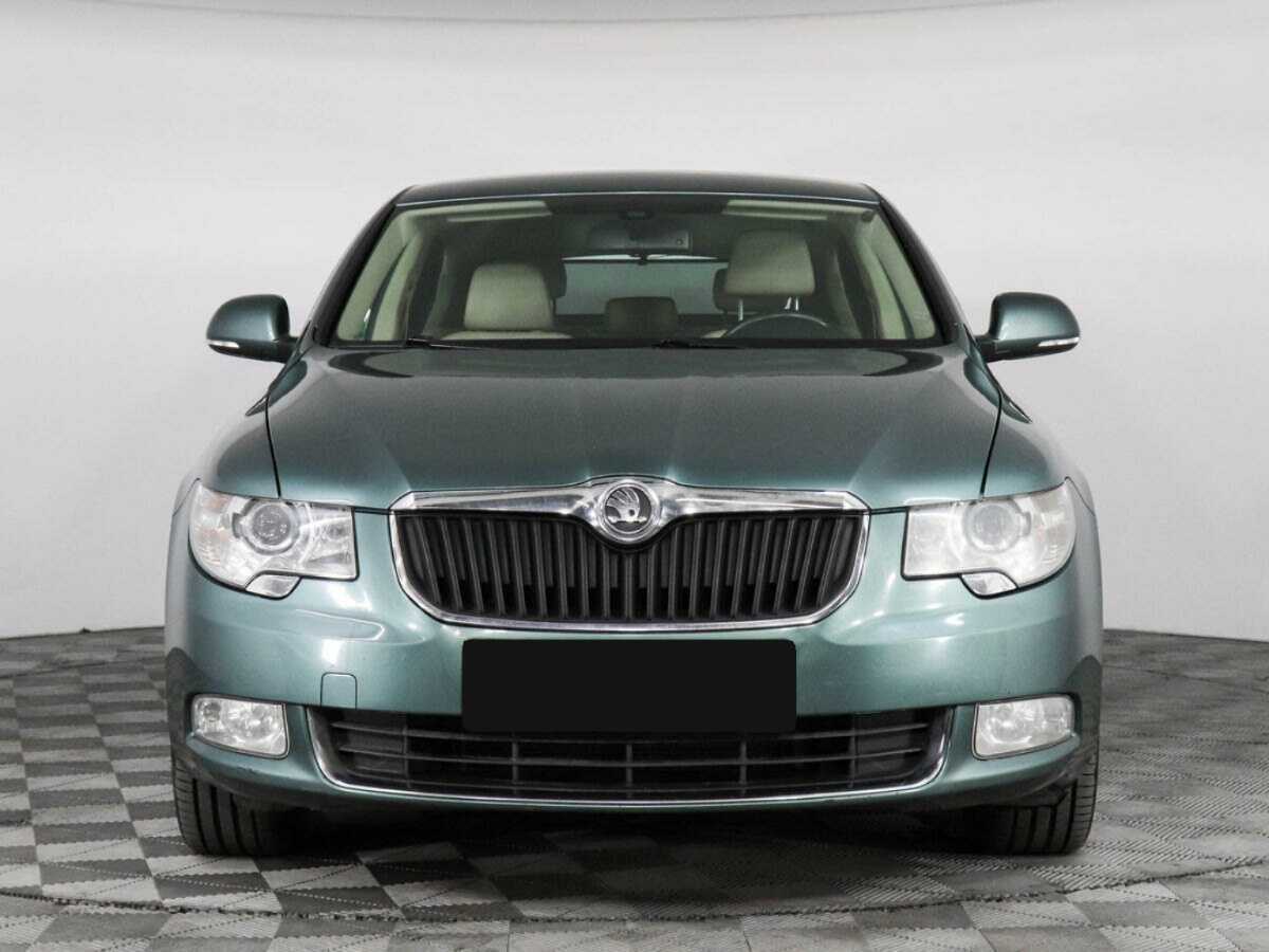 Skoda Superb с пробегом — 2012 год. Фото: #1