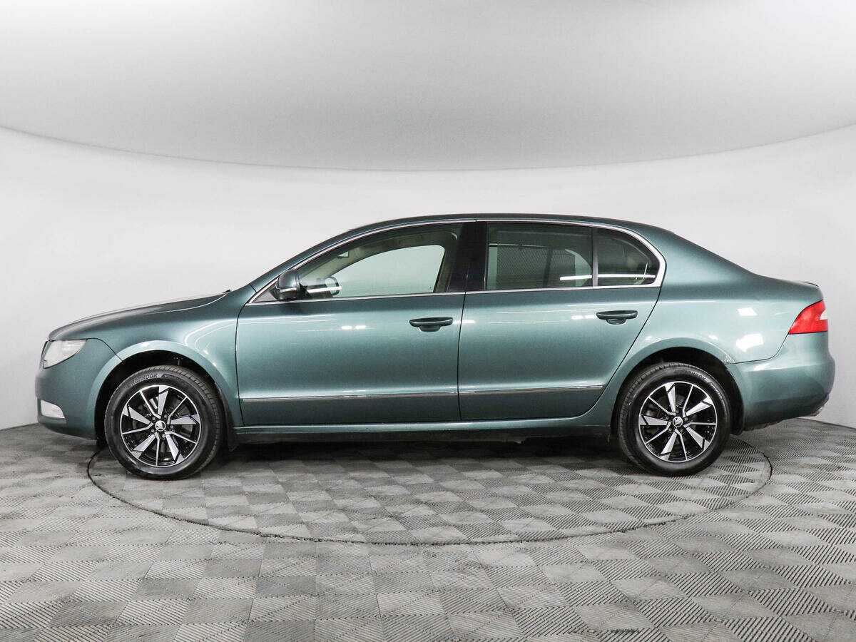 Skoda Superb с пробегом — 2012 год. Фото: #7