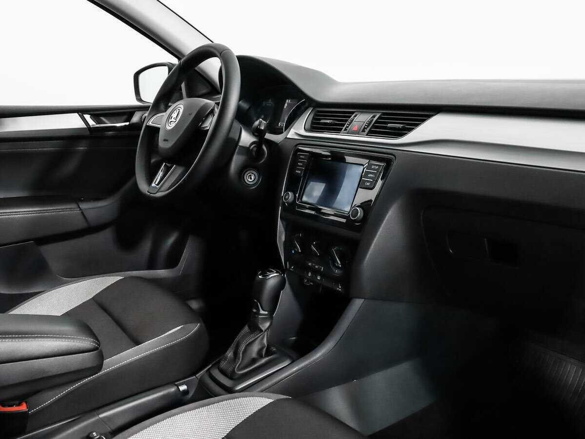 Skoda Rapid с пробегом — 2018 год. Фото: #10