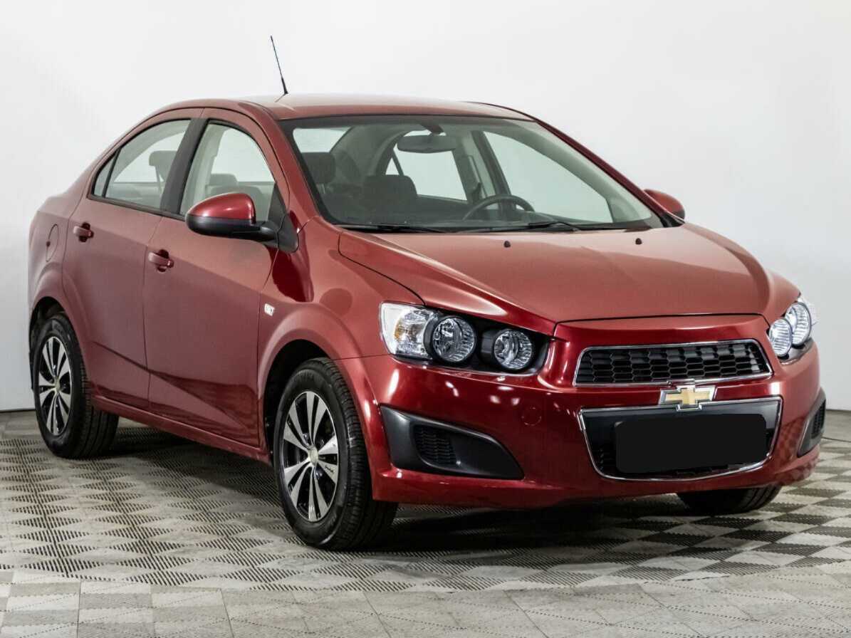 Chevrolet Aveo с пробегом — 2015 год. Фото: #2